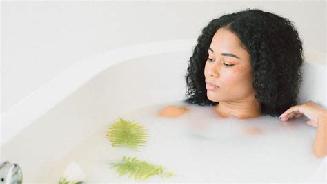 7 Rahasia Ampuh: Perawatan Memutihkan Kulit Badan Secepat Kilat! 7 Rahasia Ampuh: Perawatan Memutihkan Kulit Badan Secepat Kilat!