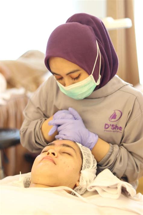 5 Tempat Facial Pria Terdekat yang Wajib Kamu Coba untuk Kulit Muka Lebih Sehat! 5 Tempat Facial Pria Terdekat yang Wajib Kamu Coba untuk Kulit Muka Lebih Sehat!
