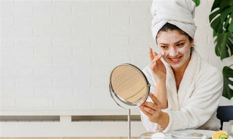 7 Cara Perawatan Wajah di Rumah yang Bisa Menghilangkan Jerawat dan Membuat Kulitmu Bersinar! 7 Cara Perawatan Wajah di Rumah yang Bisa Menghilangkan Jerawat dan Membuat Kulitmu Bersinar!