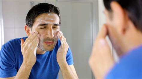 7 Langkah Singkat Basmi Jerawat Cowok: Wajah Mulus dalam 2 Minggu! 7 Langkah Singkat Basmi Jerawat Cowok: Wajah Mulus dalam 2 Minggu!
