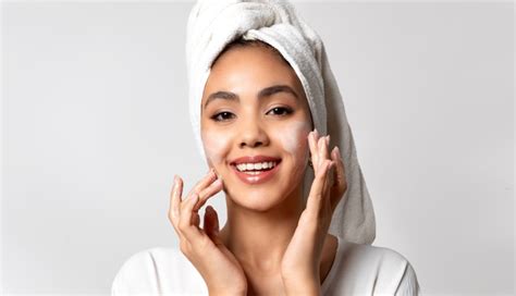 7 Rahasia Kulit Bebas Jerawat: Panduan Wajib untuk Wajah Sensitif! 7 Rahasia Kulit Bebas Jerawat: Panduan Wajib untuk Wajah Sensitif!