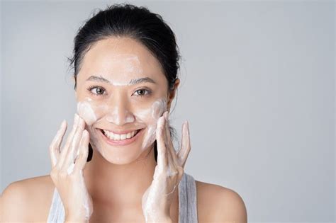 7 Rahasia Perawatan Wajah Orang Korea yang Bikin Kamu Terlihat Muda 10 Tahun Lagi! 7 Rahasia Perawatan Wajah Orang Korea yang Bikin Kamu Terlihat Muda 10 Tahun Lagi!