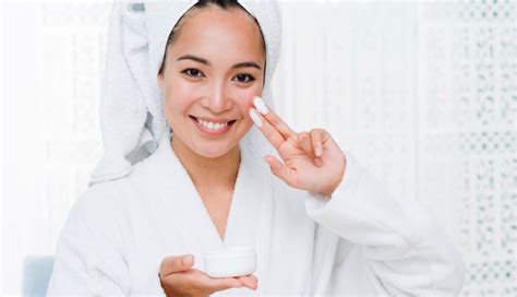 7 Tahapan Ajaib Merubah Kulit Kusam Jadi Glowing! 7 Tahapan Ajaib Merubah Kulit Kusam Jadi Glowing!